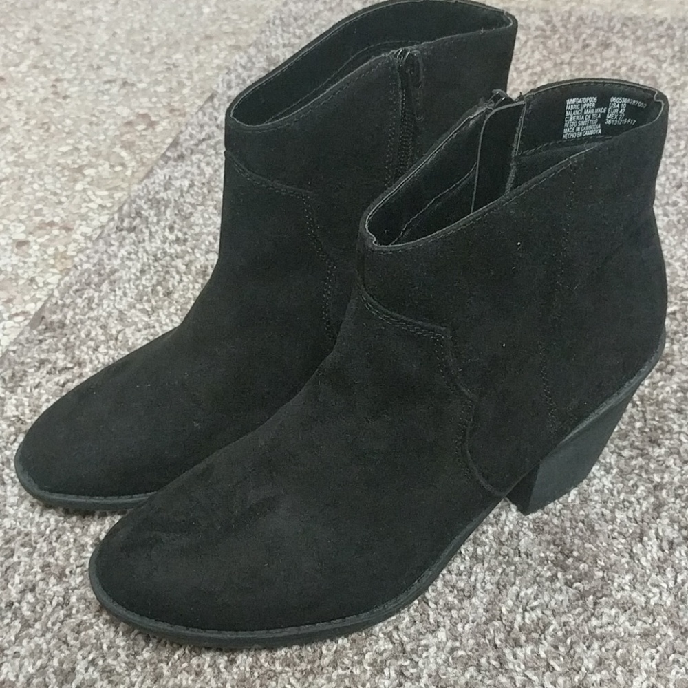 Black size 10 suede ankle boots